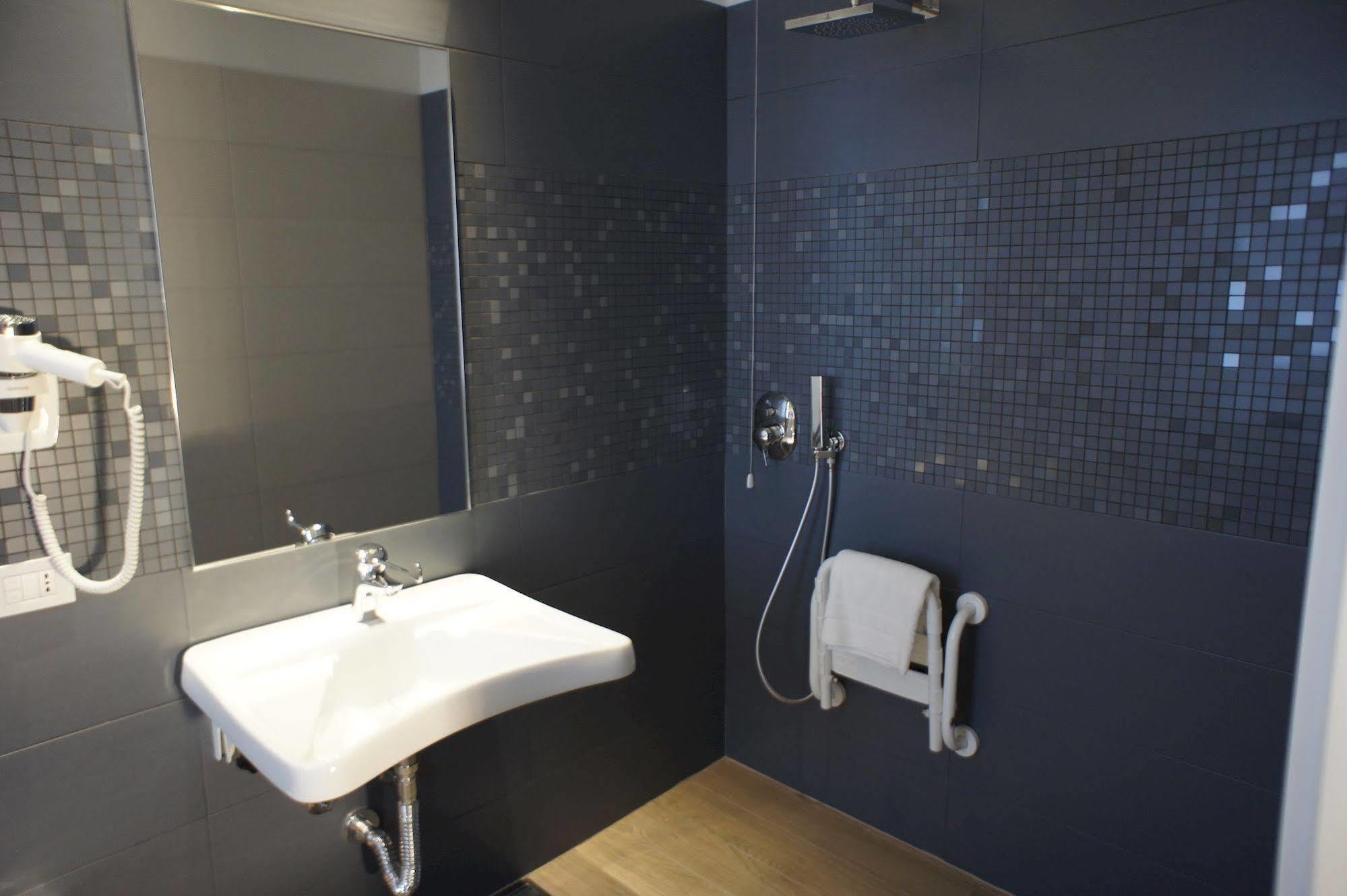 Al Veliero Hotel 3*